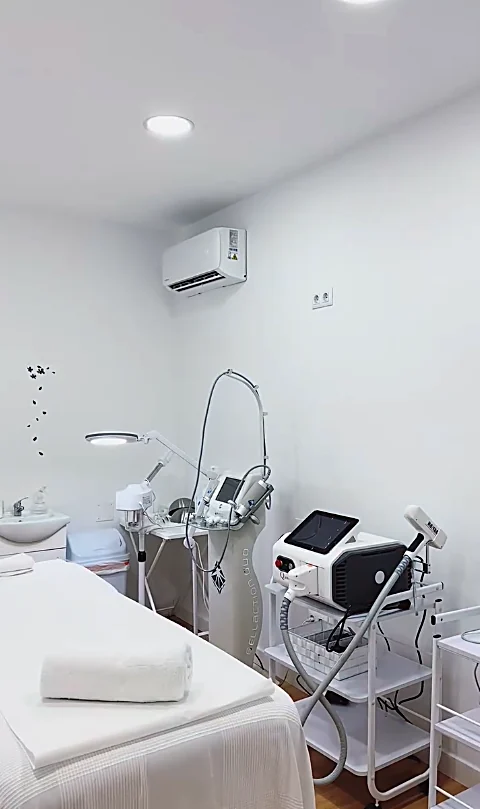 Cabina equipada con tecnología estética
